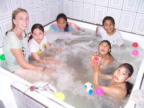 volunteer-ecuador-2.jpg volunteer-ecuador-2.jpg