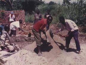 volunteer-in-uganda-3.jpg volunteer-in-uganda-3.jpg